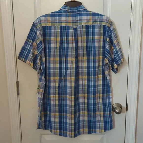 MEN'S Izod classic fit breeze button down shirt - Picture 6 of 9